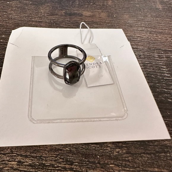 Kendra Scott Elyse Double Band Ring in Gunmetal with Black Mother of Pearl sz7-8 - Picture 8 of 16